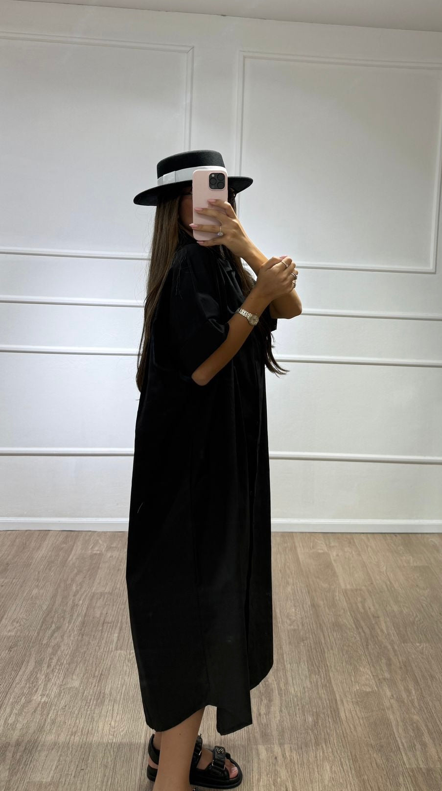 שמלה מידי שחורה