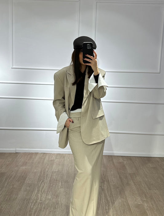 Tailleurs à rayures beige