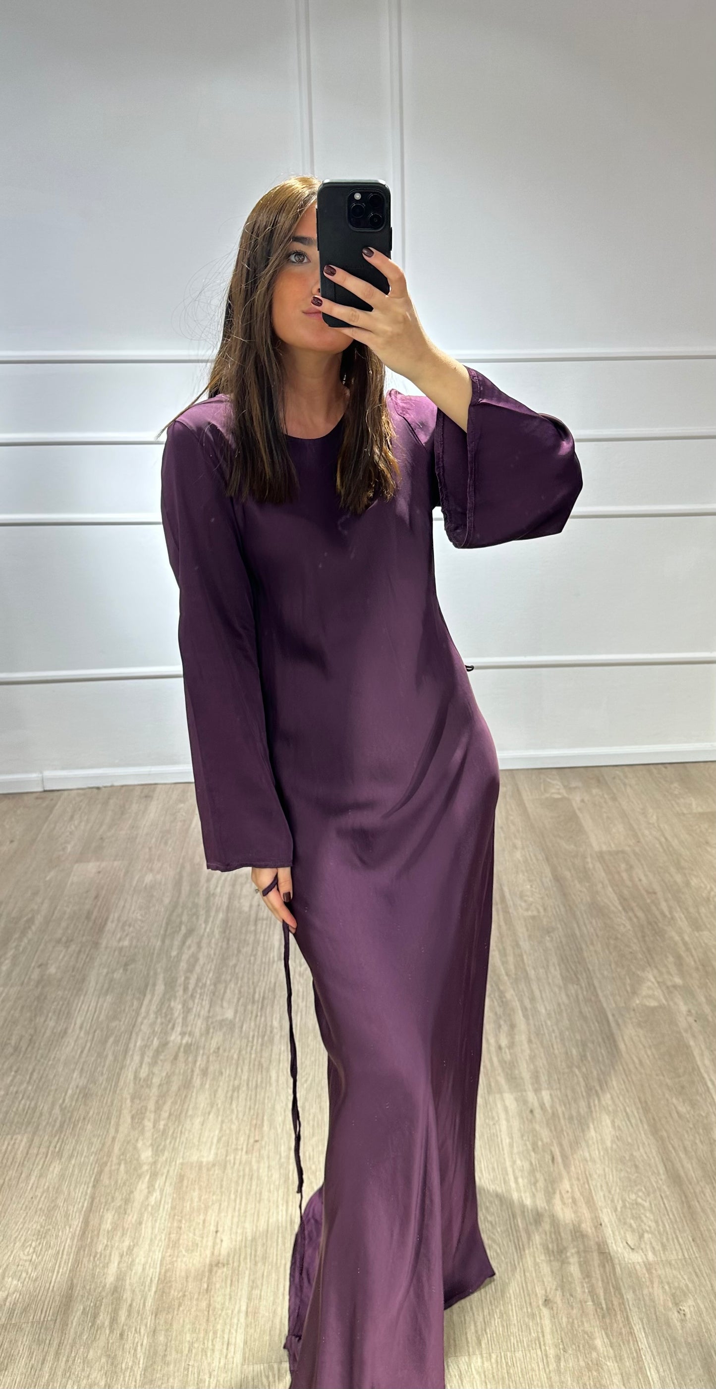 ROBE SATINÉ LONGUE VIOLETTE