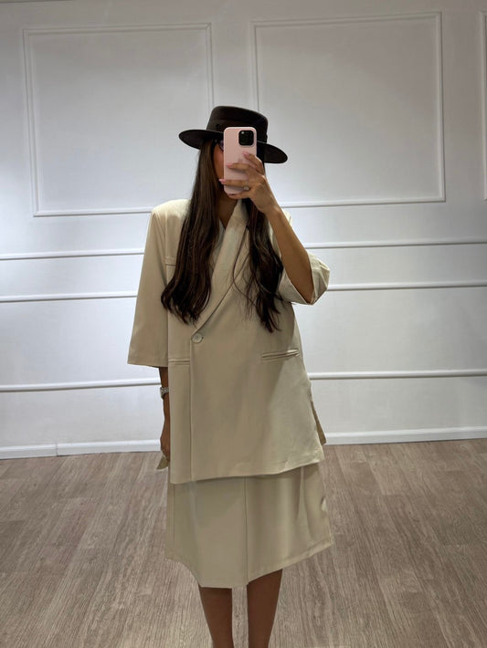 סט חליפה בז'