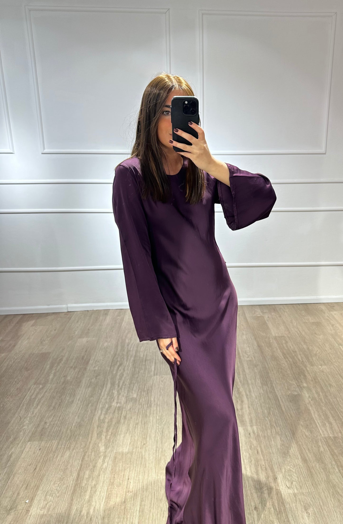 ROBE SATINÉ LONGUE VIOLETTE