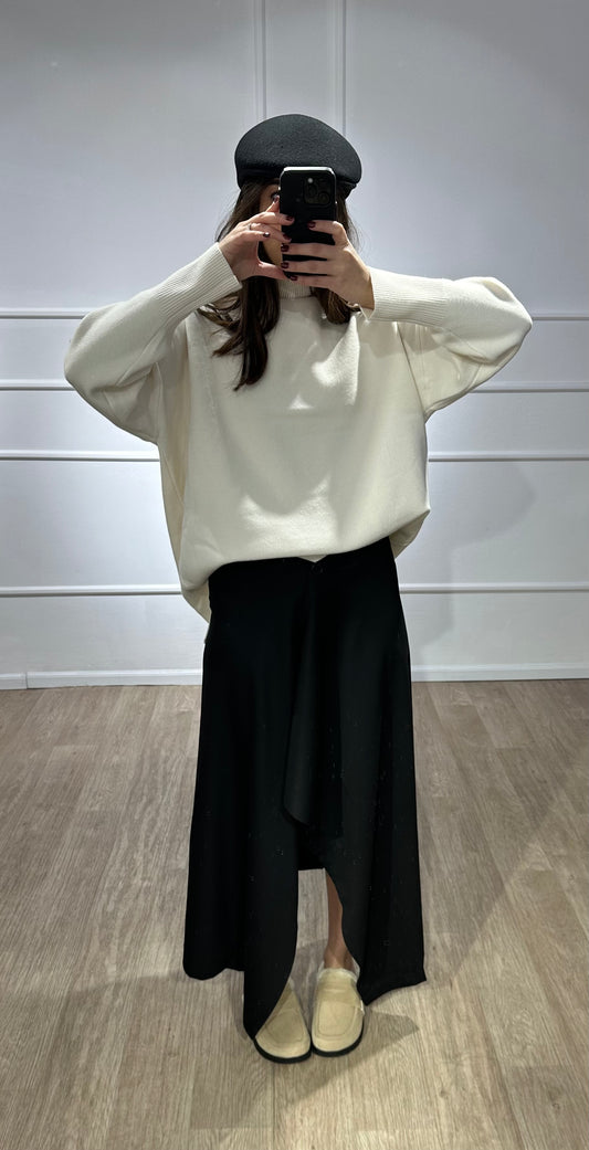 חצאית אי סימטרית שחורה 