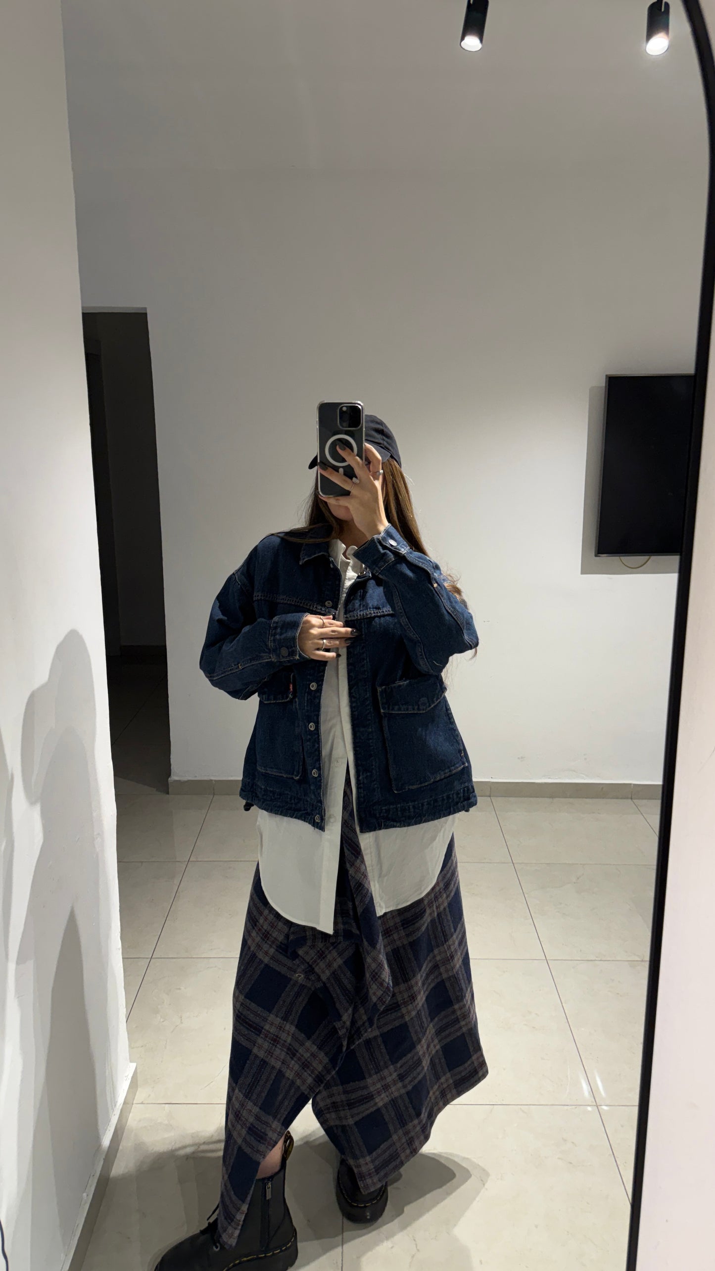 חצאית אי סימטרית משובצת כחולה 100% צמר