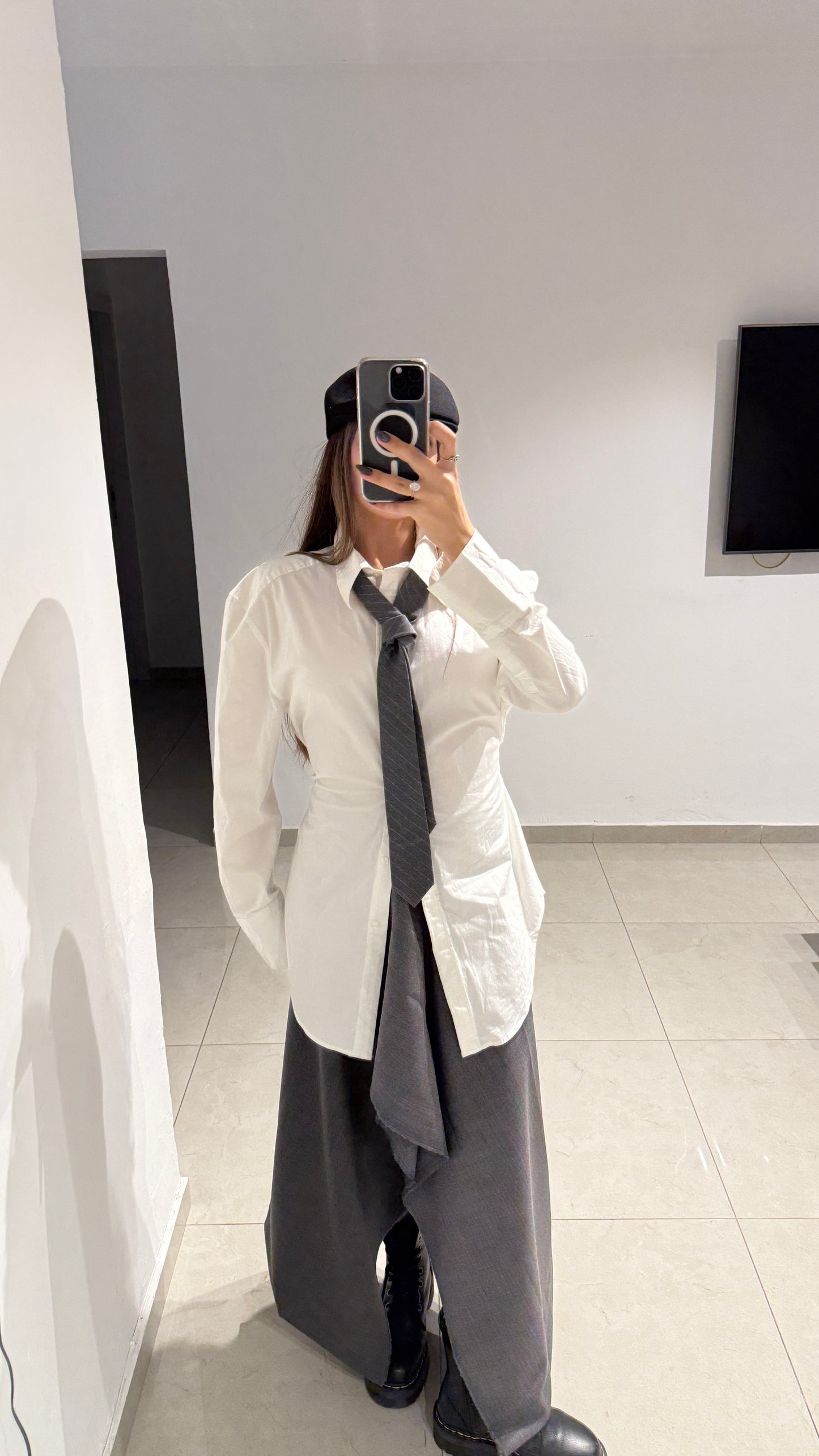 חצאית אי סימטרית משובצת אפורה וורד