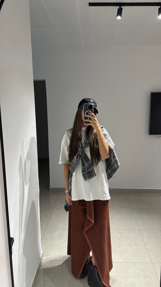 חצאית אי סימטרית כתום חימר 100% צמר