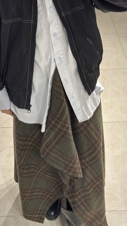 חצאית אי סימטרית משובצת זית 100% צמר