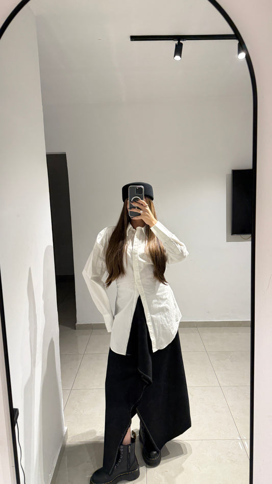 חצאית אי סימטרית שחורה 