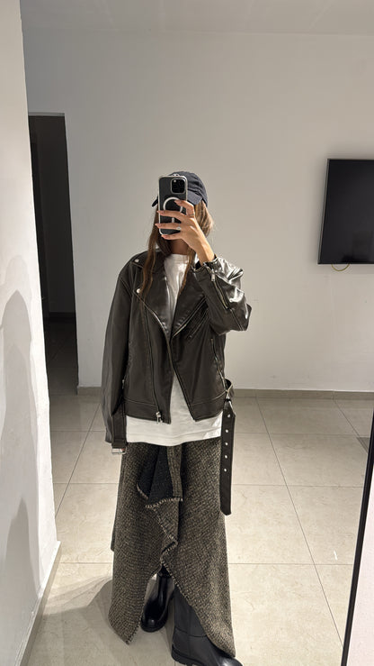 חצאית אי סימטרית   Tweed black