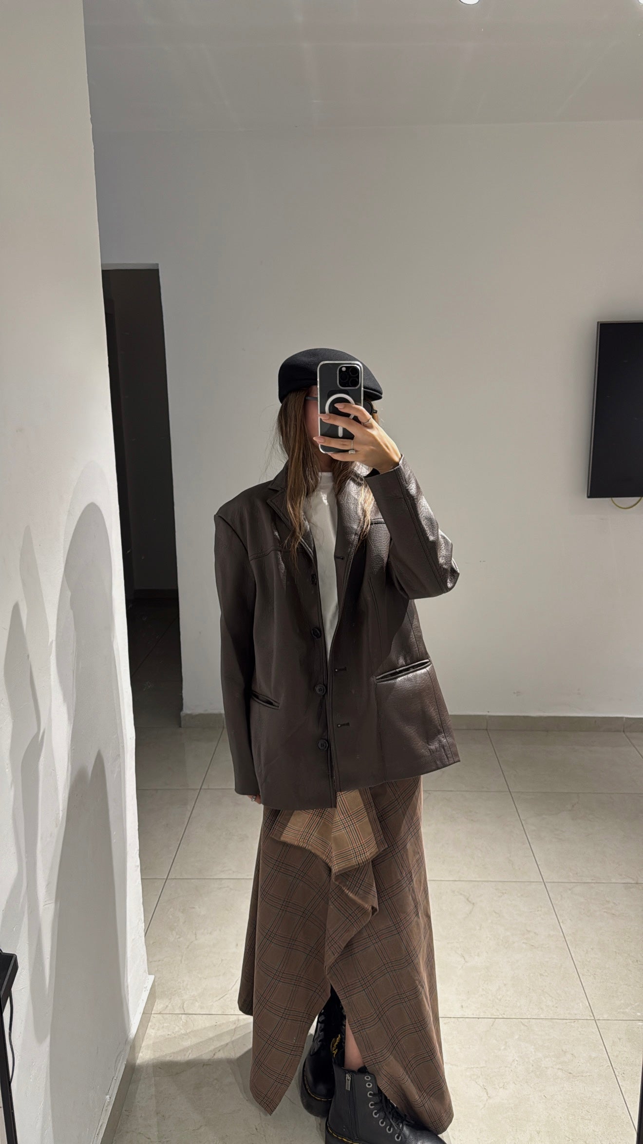 חצאית אי סימטרית משובצת חומה